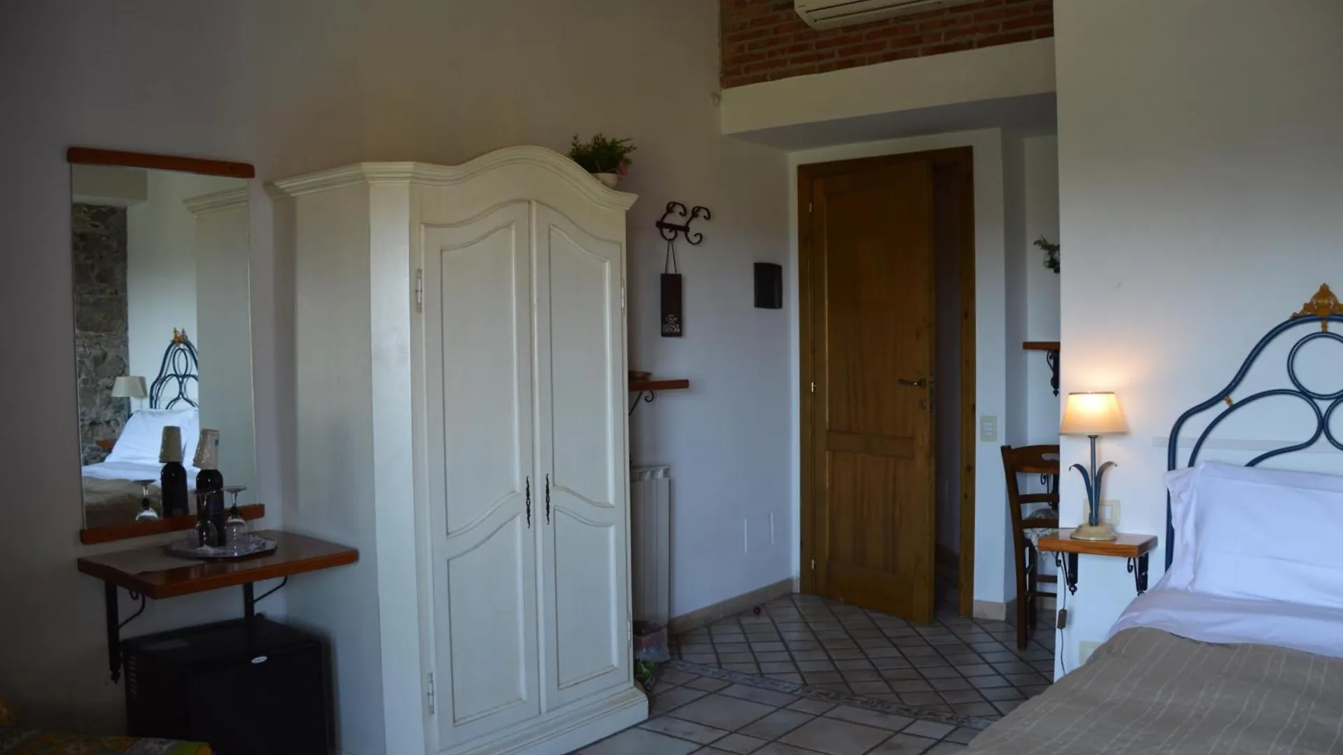 Antico Borgo Etneo Country Hotel Calatabiano