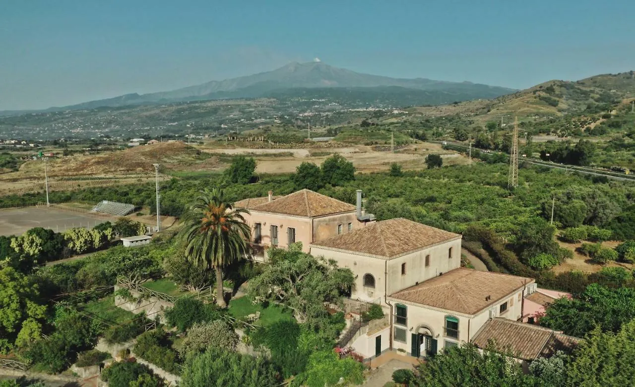 Farm stay Antico Borgo Etneo Country Hotel Calatabiano