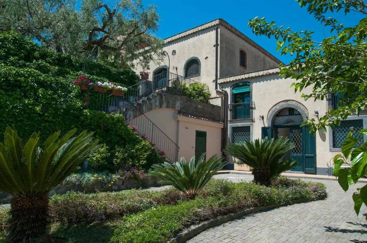 Antico Borgo Etneo Country Hotel Calatabiano Séjour à la ferme