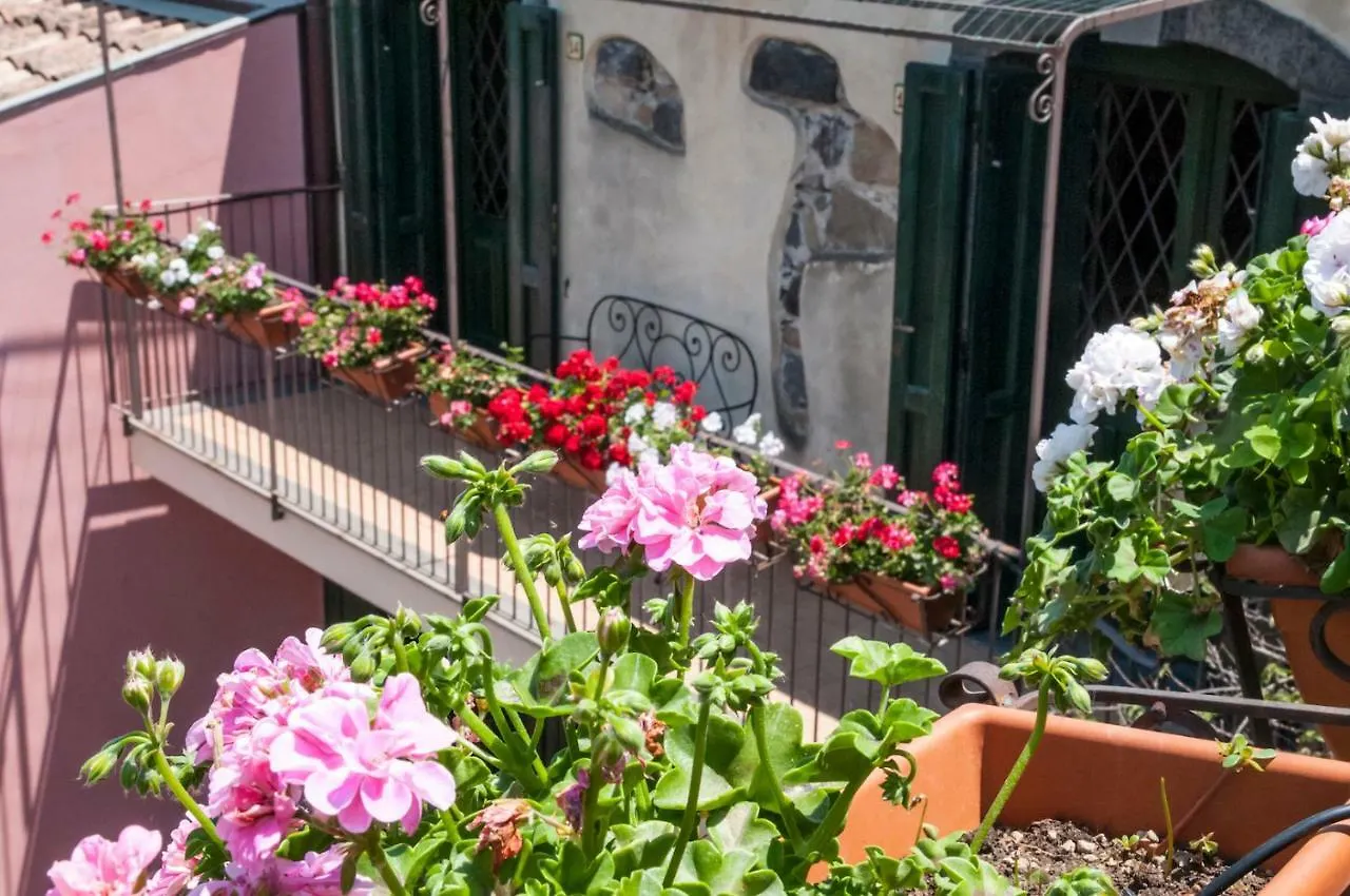 Antico Borgo Etneo Country Hotel Calatabiano
