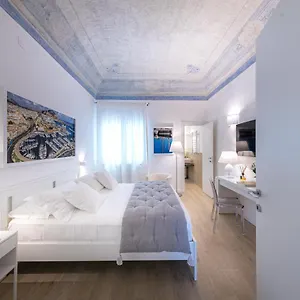 La Home42 , Palermo Italy