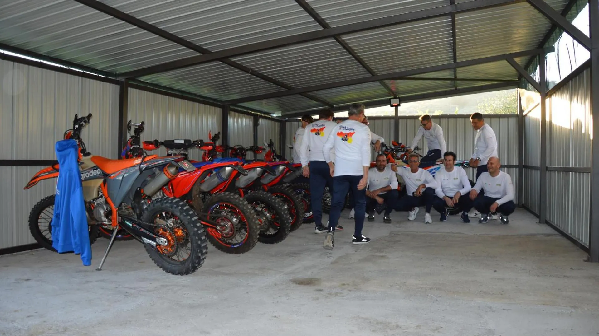 Antico Borgo Etneo Country Hotel كالاتابيانو مزرعة للإقامة