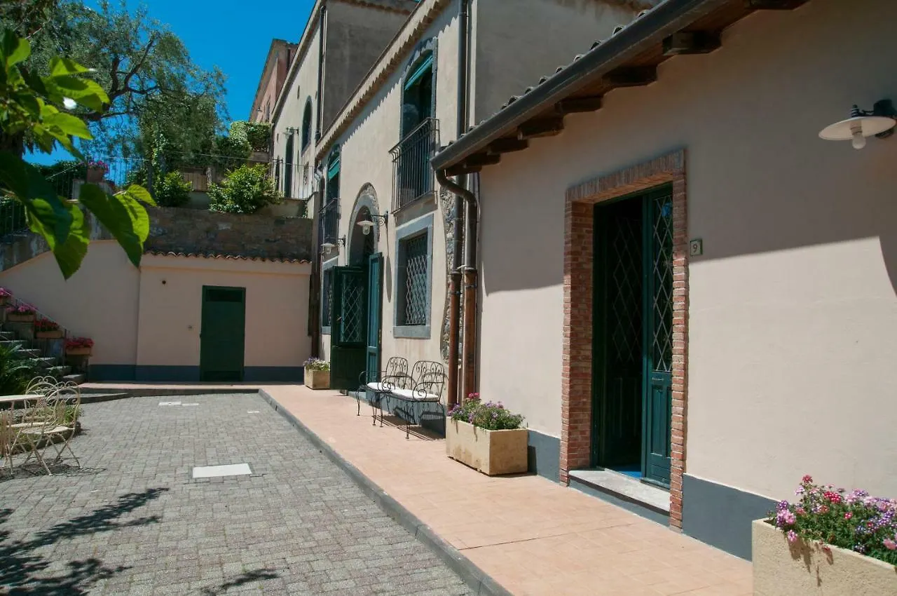 Farm stay Antico Borgo Etneo Country Hotel Calatabiano
