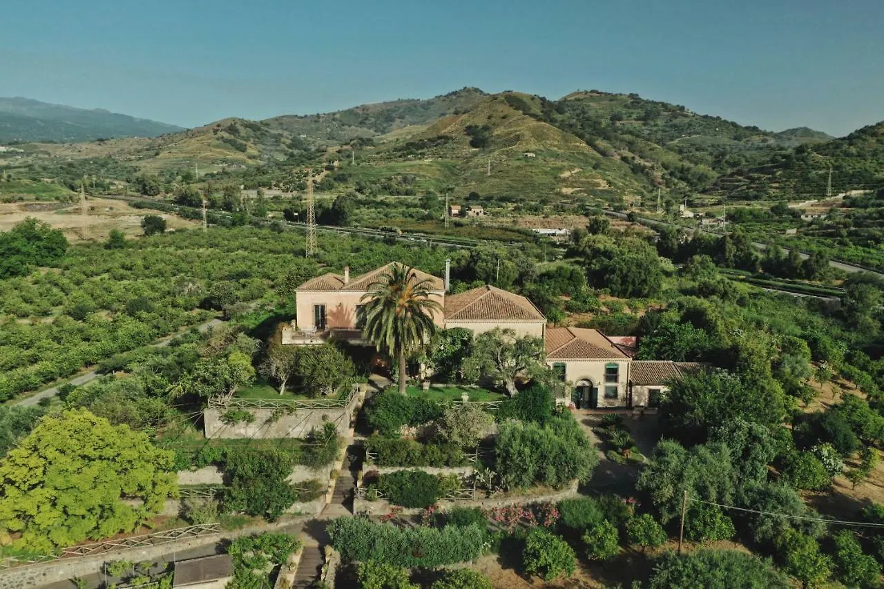 Farm stay Antico Borgo Etneo Country Hotel Calatabiano